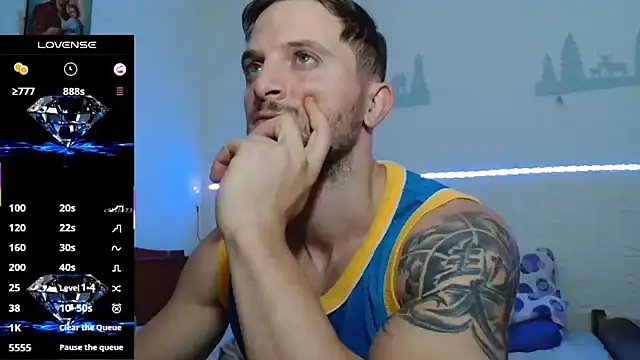 cuple hoot  online show from 10.04.25