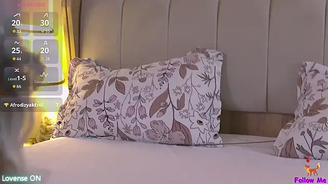 SerenaBennet online show from 11.21.25