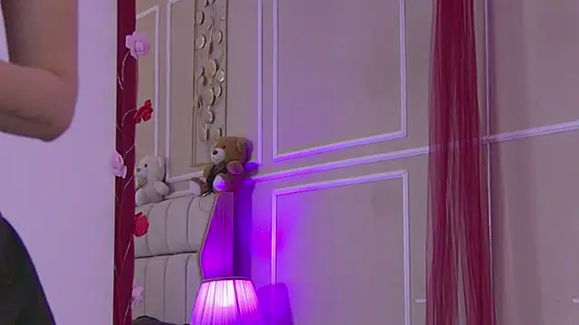 SerenaBennet online show from 03.31.26