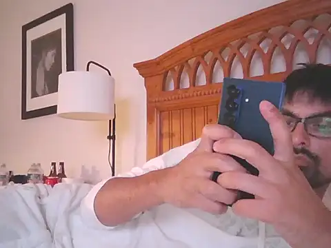 Snapshot of spence204011 chatting on 10.19.25 spence204011 online show from 10.19.25