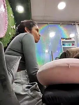 Snapshot of Anifer chatting on 01.16.25 Anifer online show from 01.16.25