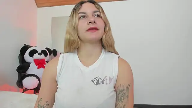 AtheneaRossi online show from 01.23.25