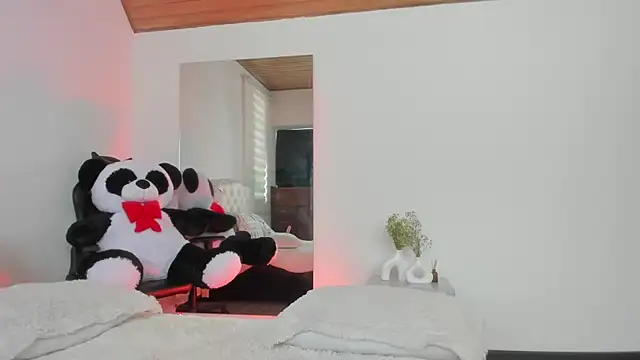 AtheneaRossi online show from 02.02.25