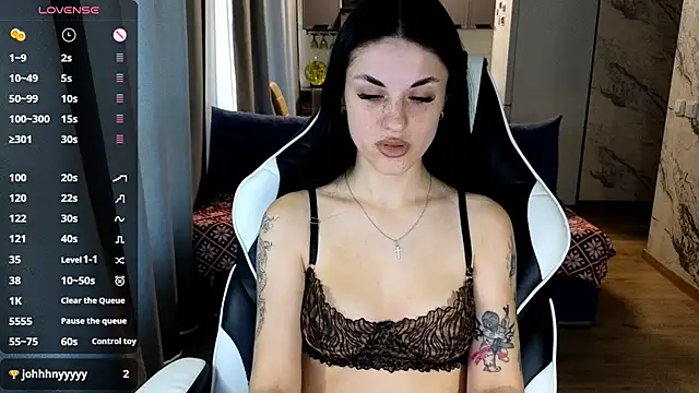 Mary   Moore online show from 10.31.25