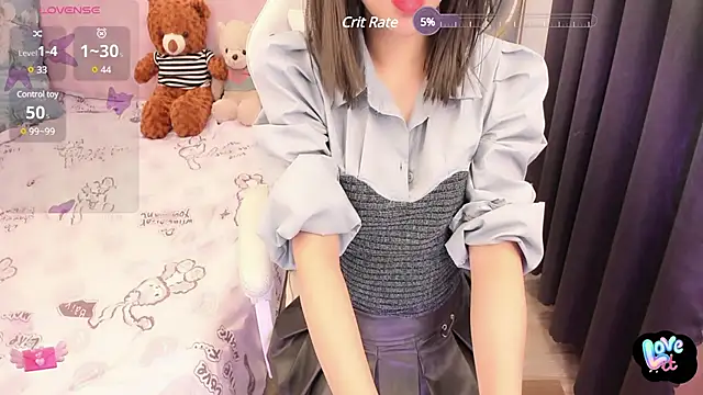 Yuka Chan online show from 02.21.25