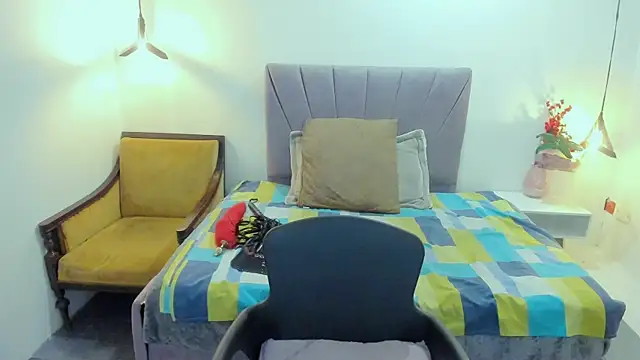 ScarletHoot  online show from 06.26.26