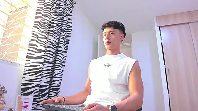 Snapshot of Sebastian-Dash chatting on 03.03.25 Sebastian-Dash online show from 03.03.25