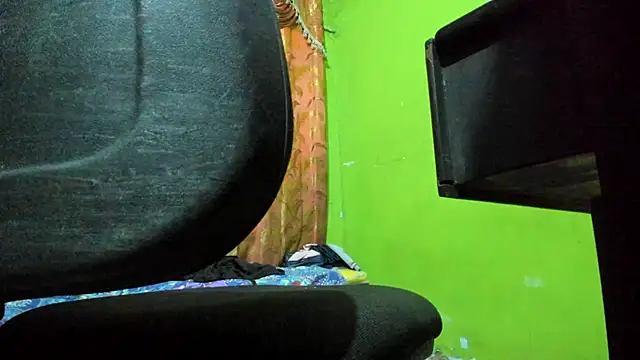 Snapshot of Brenda_Smith69 chatting on 10.17.25 Brenda Smith69 online show from 10.17.25