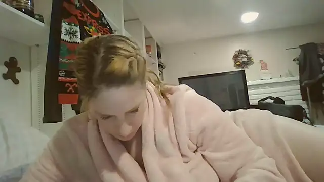 Snapshot of MsLG12301 chatting on 02.18.25 MsLG12301 online show from 02.18.25