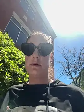 Snapshot of MsLG12301 chatting on 04.10.26 MsLG12301 online show from 04.10.26