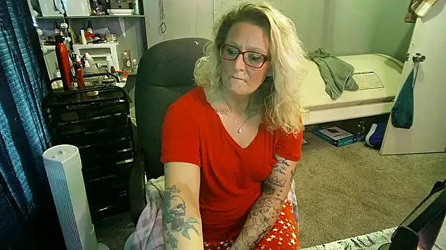 Lisalovely6981 online show from 02.19.25