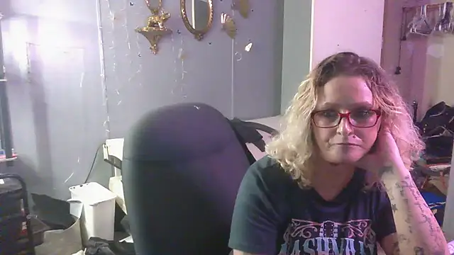 Lisalovely6981 online show from 03.17.25