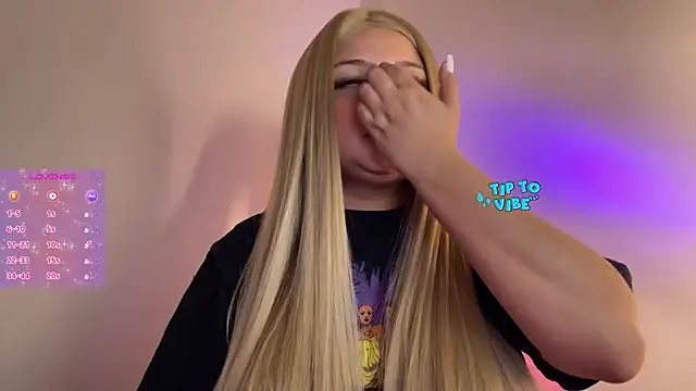 SweetPaige  online show from 12.17.24