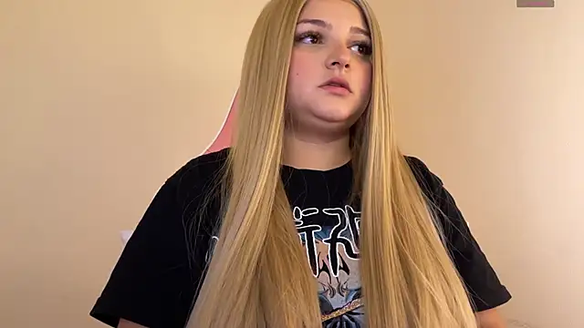 SweetPaige  online show from 12.25.24