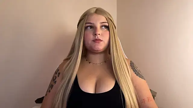 SweetPaige  online show from 01.04.25