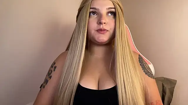 SweetPaige  online show from 01.05.25