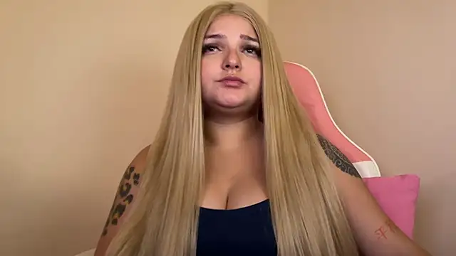 SweetPaige  online show from 01.17.25