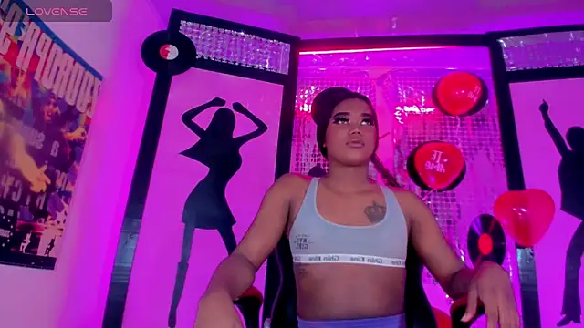 naomy  xx online show from 02.15.25