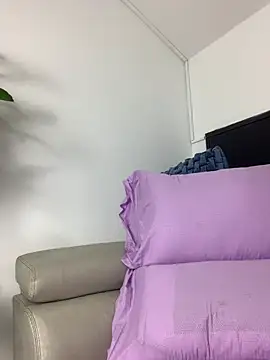 Snapshot of jamilaross chatting on 02.08.25 jamilaross online show from 02.08.25