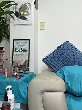 Snapshot of jamilaross chatting on 02.12.25 jamilaross online show from 02.12.25