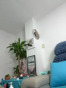 Snapshot of jamilaross chatting on 02.13.25 jamilaross online show from 02.13.25