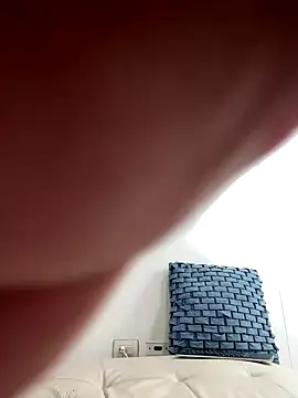 Snapshot of jamilaross chatting on 09.18.25 jamilaross online show from 09.18.25