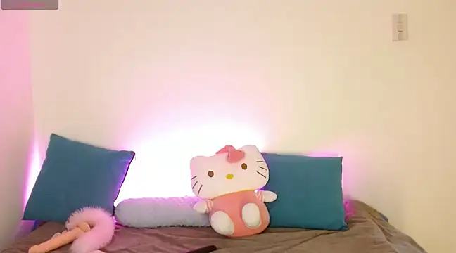 kittycatw online show from 12.04.24