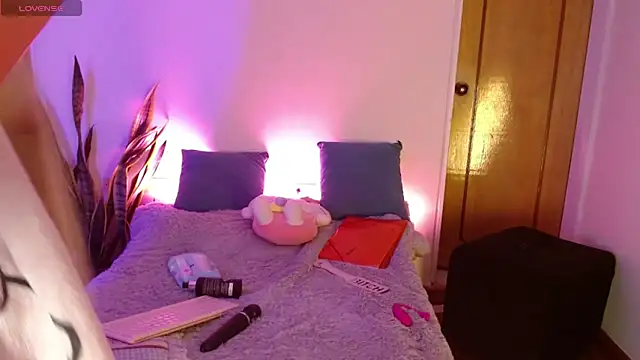 kittycatw online show from 12.22.25