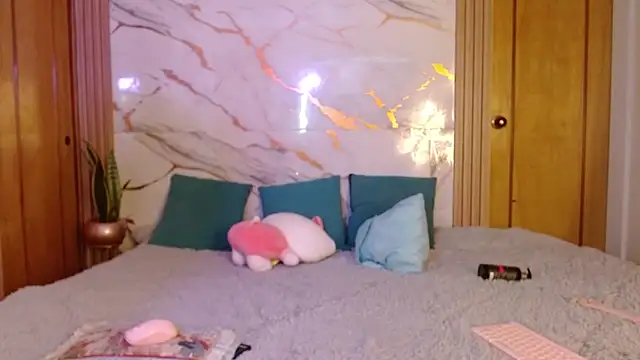 kittycatw online show from 04.18.26