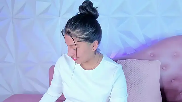 Snapshot of LinnaGardenia chatting on 12.02.24 LinnaGardenia online show from 12.02.24