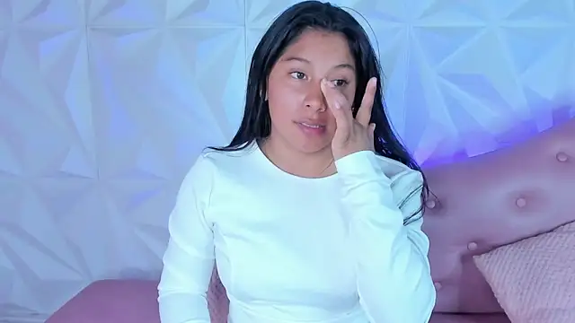 Snapshot of LinnaGardenia chatting on 12.02.24 LinnaGardenia online show from 12.02.24