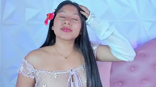 Snapshot of LinnaGardenia chatting on 12.05.24 LinnaGardenia online show from 12.05.24