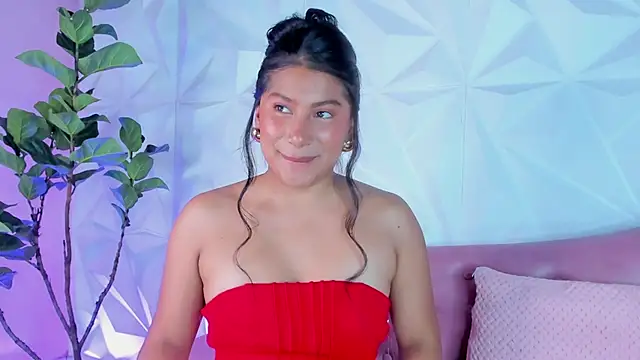 Snapshot of LinnaGardenia chatting on 02.02.25 LinnaGardenia online show from 02.02.25