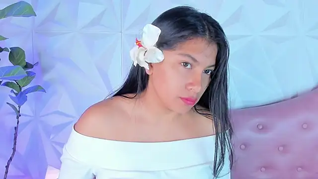 Snapshot of LinnaGardenia chatting on 02.10.25 LinnaGardenia online show from 02.10.25