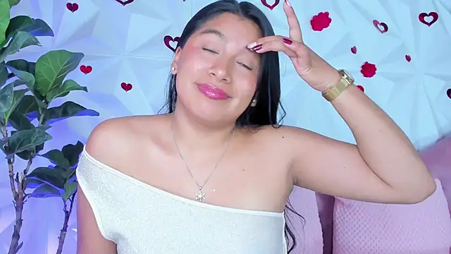 Snapshot of LinnaGardenia chatting on 03.19.25 LinnaGardenia online show from 03.19.25