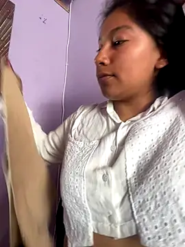 Snapshot of LinnaGardenia chatting on 10.20.25 LinnaGardenia online show from 10.20.25