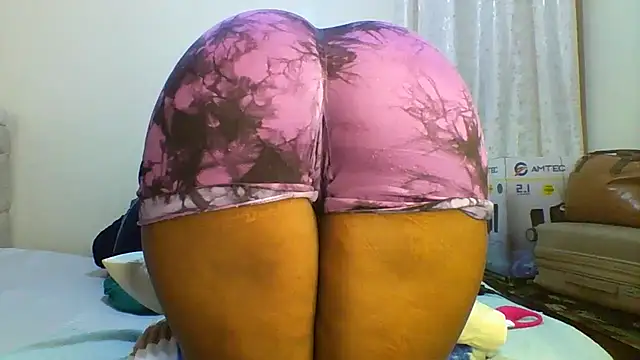 Petitiebooty online show from 02.24.26