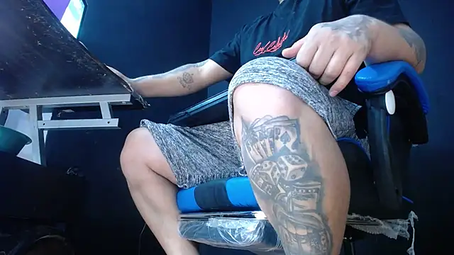 Snapshot of DickMasterfindom chatting on 06.04.26 DickMasterfindom online show from 06.04.26