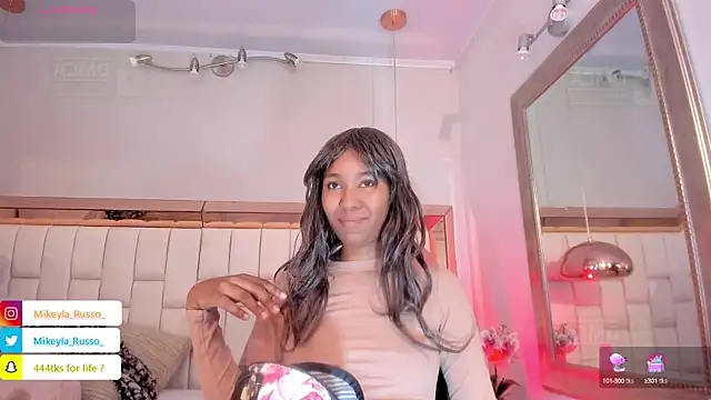 Mikeyla-Russo online show from 09.25.25