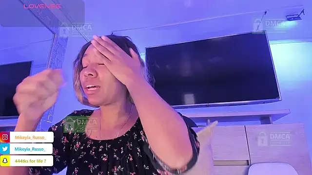 Mikeyla-Russo online show from 10.01.25