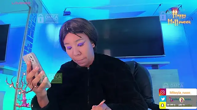 Mikeyla-Russo online show from 10.07.25
