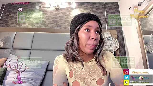 Mikeyla-Russo online show from 10.15.25