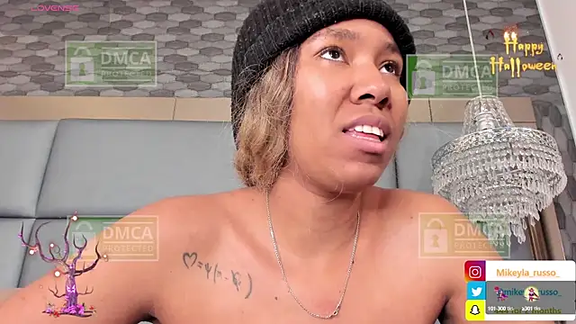 Mikeyla-Russo online show from 10.16.25