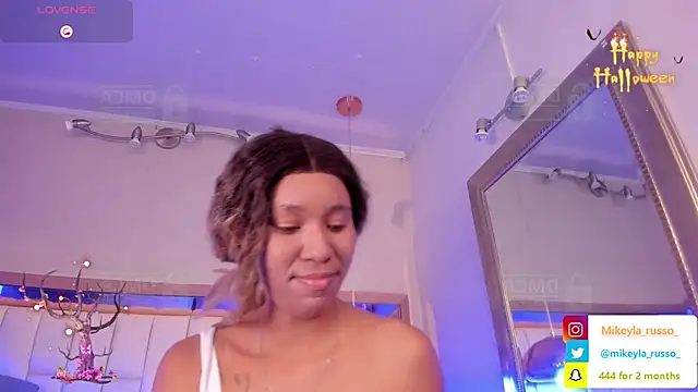 Mikeyla-Russo online show from 10.23.25