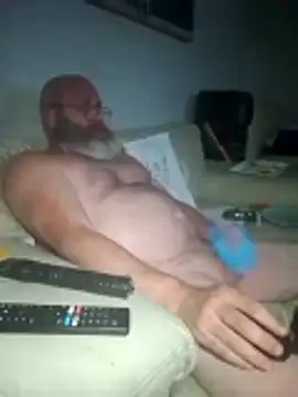 Snapshot of iambradz chatting on 11.17.25 iambradz online show from 11.17.25