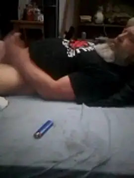 Snapshot of iambradz chatting on 11.30.25 iambradz online show from 11.30.25