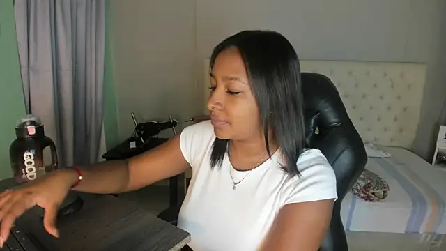 Snapshot of nami_sam01 chatting on 10.03.25 nami sam01 online show from 10.03.25