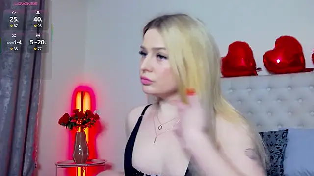 TamarraFox online show from 02.15.26