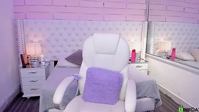 Snapshot of Yaaky_ chatting on 01.10.25 Yaaky online show from 01.10.25