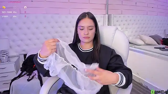 Snapshot of Yaaky_ chatting on 01.12.25 Yaaky online show from 01.12.25